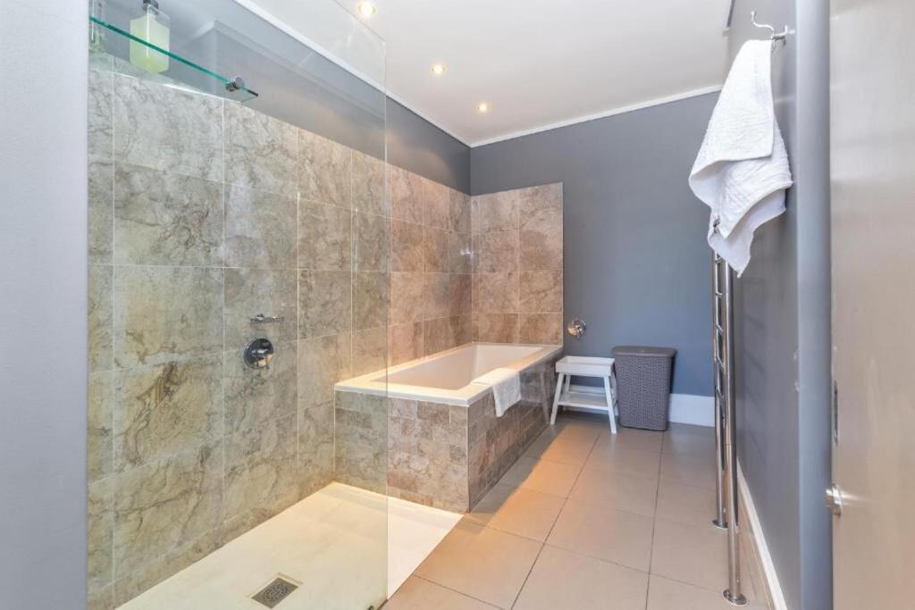 Deluxe Family Suite 105 Knysna Exterior photo